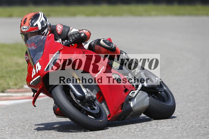 /27 12.06.2025 Ducati Schweiz Trackday Warmup  ADR/gelb-jeaune/44